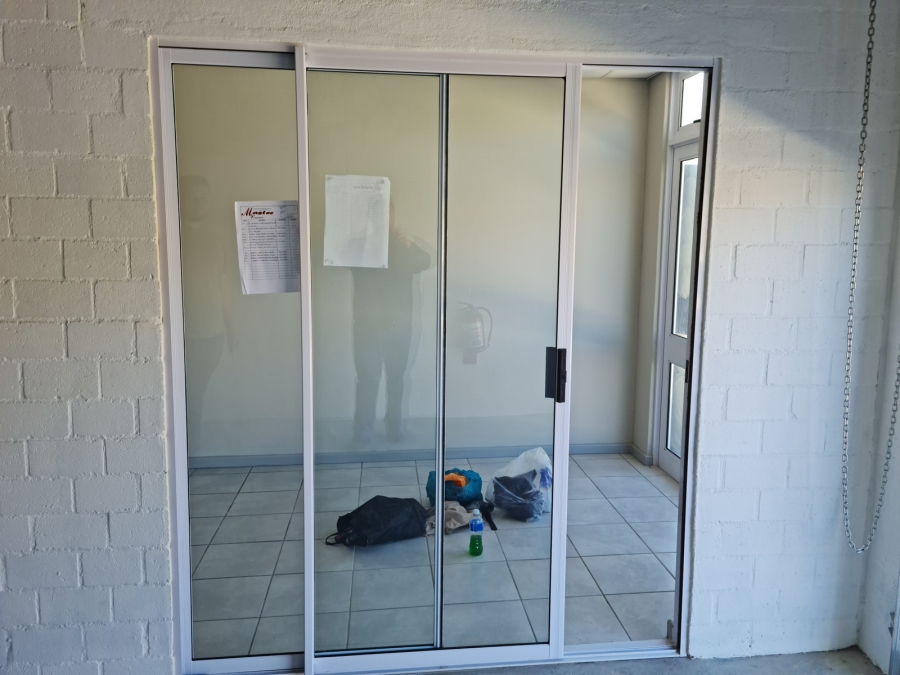 To Let Commercial Property for Rent in Asla Park Western Cape